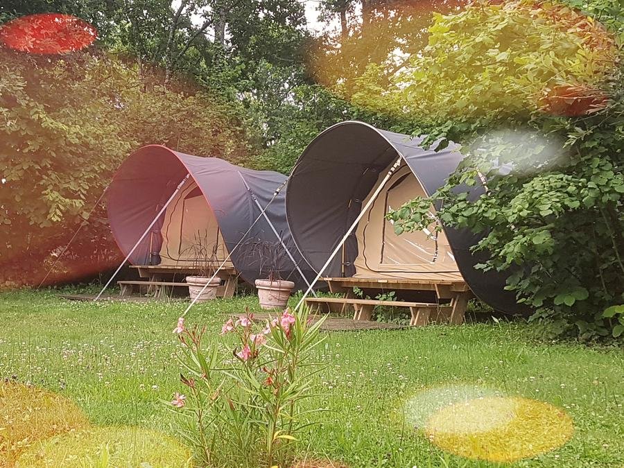 Camping Pas Cher vous présente avec son site Officiel campingpascher.fr, le Camping Chez Gendron classé 3 étoiles, situé sur la commune de Saint Palais dans le département Gironde (Aquitaine) en France. Le camping Chez Gendron, vous présente un hébergement de type tente. Le camping Chez Gendron vous propose du mercredi 10 juin au mercredi 17 juin 2026, en promotion à -10% pour 7 nuits à 151,20 € au lieu de 168,0 € soit une Économie de 16,80 €. Cette location propose 121 dates différentes pour réserver votre séjour. Découvrez également les 9 autres gammes d'hébergements du camping. Piscine extérieure, Animations familiales, Cyclisme, Ping-pong, Pétanque, Randonnée, Salle de jeux vidéo, Terrain de football, Terrain de volley-ball, Trampoline, Bar, Plats à emporter,... En savoir plus : cliquez-ICI.