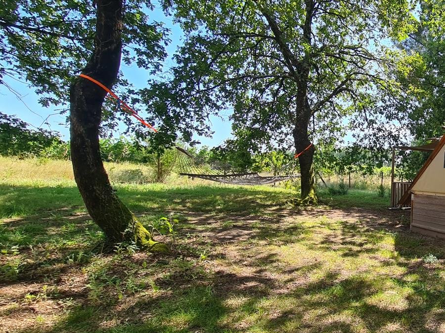 Camping Pas Cher vous présente avec son site Officiel campingpascher.fr, le Camping Chez Gendron classé 3 étoiles, situé sur la commune de Saint Palais dans le département Gironde (Aquitaine) en France. Le camping Chez Gendron vous propose un hébergement de type lodge. L'établissement vous propose 10 autres types d'hébergements. Découvrez tous nos séjours à petits prix dans la commune et aux alentours de Saint Palais du département : Gironde (Aquitaine). Piscine extérieure, Animations familiales, Cyclisme, Ping-pong, Pétanque, Randonnée, Salle de jeux vidéo, Terrain de football, Terrain de volley-ball, Trampoline, Bar, Plats à emporter,... En savoir plus : cliquez-ICI.