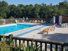Camping Pas Cher vous présente avec son site Officiel campingpascher.fr, le Camping Chez Gendron classé 3 étoiles, situé sur la commune de Saint Palais dans le département Gironde (Aquitaine) en France. Le camping Chez Gendron, vous présente un hébergement de type tente. Le camping Chez Gendron vous propose du mercredi 10 juin au mercredi 17 juin 2026, en promotion à -10% pour 7 nuits à 151,20 € au lieu de 168,0 € soit une Économie de 16,80 €. Cette location propose 121 dates différentes pour réserver votre séjour. Découvrez également les 9 autres gammes d'hébergements du camping. Piscine extérieure, Animations familiales, Cyclisme, Ping-pong, Pétanque, Randonnée, Salle de jeux vidéo, Terrain de football, Terrain de volley-ball, Trampoline, Bar, Plats à emporter,... En savoir plus : cliquez-ICI.