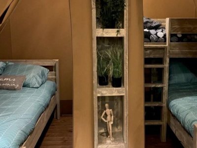 Cliquez pour découvrir toutes les photos de l'HÉBERGEMENT ! tente en toile et bois - La Brise photo 3