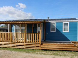 Camping Pas Cher vous présente avec son site Officiel campingpascher.fr, le Camping La Brise classé 3 étoiles, situé sur la commune de Saintes Maries De La Mer dans le département Bouches-du-rhône (Provence Alpes Côte D'azur) en France. Le camping La Brise vous propose un hébergement de type mobil-home de 29 m² avec climatisation. L'établissement vous propose 9 autres types d'hébergements. Découvrez tous nos séjours à petits prix dans la commune et aux alentours de Saintes Maries De La Mer du département : Bouches-du-rhône (Provence Alpes Côte D'azur). Les Avis clients pour le Camping La Brise sont excellents avec une note moyenne de 8 sur 10. Piscine extérieure, Animations familiales, Club enfants, Aire de jeux enfants, Pétanque, Terrain multisports, Bar, Plats à emporter, Snack/Bar, Supermarché, Épicerie,... En savoir plus : cliquez-ICI.