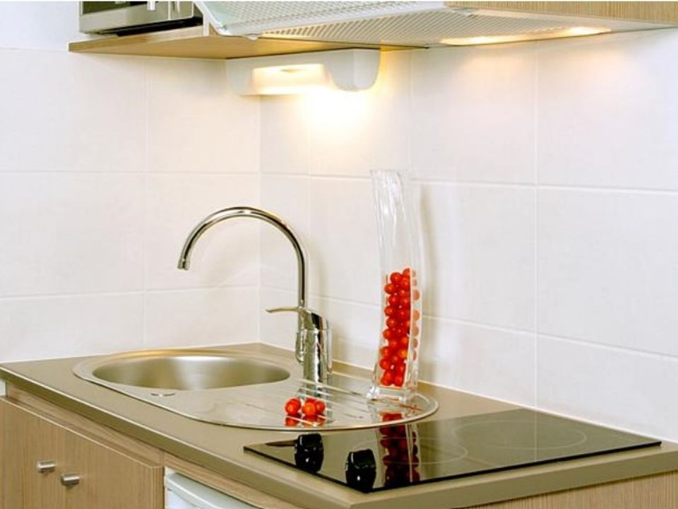 Camping Pas Cher vous présente avec son site Officiel campingpascher.fr, le Camping Appart'Hôtel Quimper classé 3 étoiles, situé sur la commune de Quimper dans le département Finistère (Bretagne) en France. Le camping Appart'Hôtel Quimper vous propose un hébergement de type studio (télévision). L'établissement vous propose un autre type d'hébergement. Découvrez tous nos séjours à petits prix dans la commune et aux alentours de Quimper du département : Finistère (Bretagne). Canoë-kayak, Court de tennis, Cyclisme, Golf, Randonnée, Salle de fitness,... En savoir plus : cliquez-ICI.