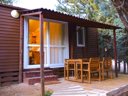 Camping Pas Cher vous présente avec son site Officiel campingpascher.fr, le Camping CAMPING ALQUEZAR, situé sur la commune de Alquezar dans le département Huesca (Aragon) en Espagne. Le camping CAMPING ALQUEZAR, vous présente un hébergement de type mobil-home de 25 m² et télévision. Le camping CAMPING ALQUEZAR vous propose du mercredi 07 janvier au mercredi 14 janvier 2026 pour 7 nuits à 555€. Cette location propose 47 dates différentes pour réserver votre séjour. Découvrez également les 2 autres gammes d'hébergements du camping. Piscine extérieure, Aire de jeux enfants, Ping-pong, Pétanque, Salle de fitness, Trampoline, Bar, Dépôt de pain, Station-service, Supermarché,... En savoir plus : cliquez-ICI.