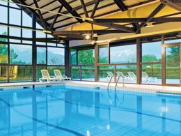 Camping Pas Cher vous présente avec son site Officiel campingpascher.fr, le Camping Club Les Horizons Du Lac classé 3 étoiles, situé sur la commune de Chorges dans le département Hautes-alpes (Provence Alpes Côte D'azur) en France. Le camping Club Les Horizons Du Lac vous propose un hébergement de type appartement. L'établissement vous propose un autre type d'hébergement. Découvrez tous nos séjours à petits prix dans la commune et aux alentours de Chorges du département : Hautes-alpes (Provence Alpes Côte D'azur). Les Avis clients pour le Camping Club Les Horizons Du Lac sont excellents avec une note moyenne de 9 sur 10. Piscine chauffée, Piscine couverte, Club ados, Club enfants, Court de tennis, Cyclisme, Ping-pong, Pétanque, Randonnée, Salle de fitness, Terrain multisports, Bar, Restaurant,... En savoir plus : cliquez-ICI.