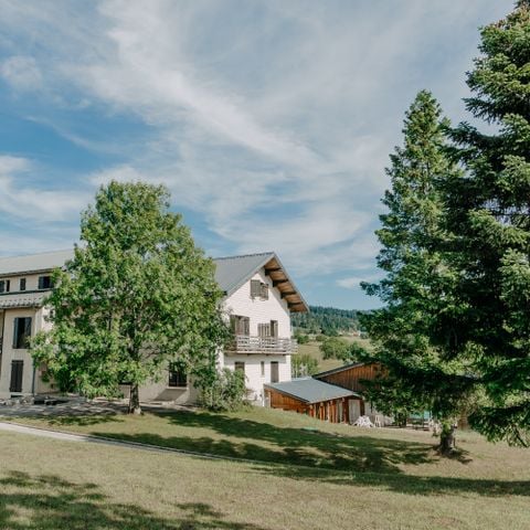Cliquez pour découvrir toutes les photos de l'ÉTABLISSEMENT ! établissement Village Vacance Les Clarines photo 2