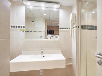 Cliquez pour découvrir toutes les photos de l'HÉBERGEMENT ! studio - Le Méditerranée photo 4