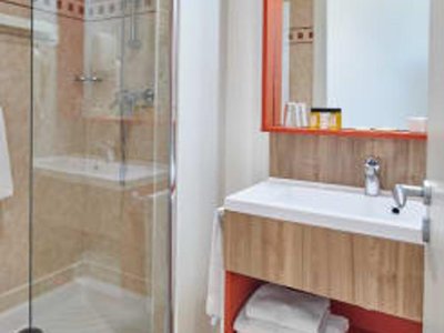 Cliquez pour découvrir toutes les photos de l'HÉBERGEMENT ! appartement - Le Méditerranée photo 3