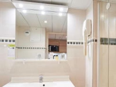 Cliquez pour découvrir toutes les photos de l'HÉBERGEMENT ! studio - Le Méditerranée photo 3