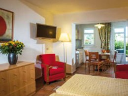 Camping Pas Cher vous présente avec son site Officiel campingpascher.fr, la Résidence Le Méditerranée classé 3 étoiles, située sur la commune de Saint Raphaël dans le département Var (Provence Alpes Côte D'azur) en France. La résidence Le Méditerranée, vous présente un hébergement de type studio de 35 m² pour 4 personnes avec climatisation et télévision. La résidence Le Méditerranée vous propose du vendredi 06 novembre au vendredi 13 novembre 2026, en promotion à -28% pour 7 nuits à 630 € au lieu de 875,0 € soit une Économie de 245 €. Cette location propose 37 dates différentes pour réserver votre séjour. Découvrez également les 8 autres gammes d'hébergements de la résidence. Les Avis clients pour la Résidence Le Méditerranée sont excellents avec une note moyenne de 9 sur 10. Mer, Piscine chauffée, Piscine couverte, Cyclisme, Escalade, Golf, Ping-pong, Piscine, Plongée, Pétanque, Surf, Supermarché,... En savoir plus : cliquez-ICI.