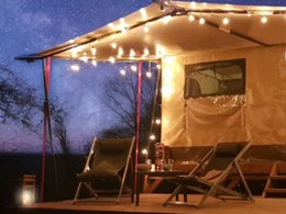 Camping Pas Cher vous présente avec son site Officiel campingpascher.fr, le Village vacances VVF Villages - Haute Corrèze - Eygurande classé 3 étoiles, situé sur la commune de Eygurande dans le département Corrèze (Limousin) en France. Le village vacances VVF Villages - Haute Corrèze - Eygurande, vous présente un hébergement de type bungalow toilé de 23 m² pour 6 personnes. Le village vacances VVF Villages - Haute Corrèze - Eygurande vous propose du sam. 30 mai au sam. 06 juin 2026, en promotion à -14% pour 7 nuits à 351,05 € au lieu de 413,0 € soit une Économie de 61,95 €. Cette location propose 108 dates différentes pour réserver votre séjour. Découvrez également les 5 autres gammes d'hébergements du village vacances. Les Avis clients pour le Village vacances VVF Villages - Haute Corrèze - Eygurande sont de 7 sur 10. Lac, Piscine couverte, Piscine extérieure, Animations familiales, Club ados, Club enfants, Aire de jeux enfants, Canoë-kayak, Centre équestre, Cyclisme, Paddle, Ping-pong, Pétanque, Randonnée, Salle de fitness, Terrain de badminton, Terrain de volley-ball, Terrain multisports, Bar, Boulangerie, Bureau de tabac, Plats à emporter, Restaurant, Station-service, Supermarché, Épicerie,... En savoir plus : cliquez-ICI.