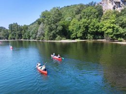 Camping Pas Cher vous présente avec son site Officiel campingpascher.fr, le Village vacances VVF Villages - Les Rives De Dordogne - Martel classé 3 étoiles, situé sur la commune de Martel dans le département Lot (Midi Pyrénées) en France. Le village vacances VVF Villages - Les Rives De Dordogne - Martel, vous présente un hébergement de type maison de campagne de 35 m² pour 8 personnes et télévision. Le village vacances VVF Villages - Les Rives De Dordogne - Martel vous propose du sam. 16 mai au sam. 23 mai 2026, en promotion à -15% pour 7 nuits à 487,90 € au lieu de 574,0 € soit une Économie de 86,10 €. Cette location propose 113 dates différentes pour réserver votre séjour. Découvrez également les 4 autres gammes d'hébergements du village vacances. Les Avis clients pour le Village vacances VVF Villages - Les Rives De Dordogne - Martel sont excellents avec une note moyenne de 8 sur 10. Rivière, Piscine extérieure, Animations familiales, Club ados, Club enfants, Aire de jeux enfants, Baby-foot, Canoë-kayak, Centre équestre, Court de tennis, Paddle, Ping-pong, Pétanque, Randonnée, Structure gonflable enfants, Terrain de volley-ball, Terrain multisports, Boulangerie, Bureau de tabac, Supermarché, Épicerie,... En savoir plus : cliquez-ICI.