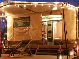 Camping Pas Cher vous présente avec son site Officiel campingpascher.fr, le Village vacances VVF Villages - Les Rives De Dordogne - Martel classé 3 étoiles, situé sur la commune de Martel dans le département Lot (Midi Pyrénées) en France. Le village vacances VVF Villages - Les Rives De Dordogne - Martel, vous présente un hébergement de type bungalow toilé. Le village vacances VVF Villages - Les Rives De Dordogne - Martel vous propose du sam. 30 mai au sam. 06 juin 2026, en promotion à -14% pour 7 nuits à 351,05 € au lieu de 413,0 € soit une Économie de 61,95 €. Cette location propose 107 dates différentes pour réserver votre séjour. Découvrez également les 1 autres gammes d'hébergements du village vacances. Les Avis clients pour le Village vacances VVF Villages - Les Rives De Dordogne - Martel sont excellents avec une note moyenne de 8 sur 10. Rivière, Piscine extérieure, Animations familiales, Club ados, Club enfants, Aire de jeux enfants, Baby-foot, Canoë-kayak, Centre équestre, Court de tennis, Paddle, Ping-pong, Pétanque, Randonnée, Structure gonflable enfants, Terrain de volley-ball, Terrain multisports, Boulangerie, Bureau de tabac, Supermarché, Épicerie,... En savoir plus : cliquez-ICI.