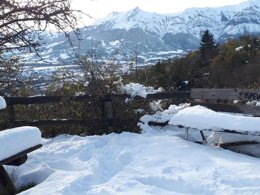 Camping Pas Cher vous présente avec son site Officiel campingpascher.fr, le Village vacances VVF Villages - Les Ecrins - Saint-Bonnet-en-Champsaur classé 3 étoiles, situé sur la commune de Saint Bonnet dans le département Hautes-alpes (Provence Alpes Côte D'azur) en France. Le village vacances VVF Villages - Les Ecrins - Saint-Bonnet-en-Champsaur, vous présente un hébergement de type maison de campagne de 41 m² pour 2 personnes. Le village vacances VVF Villages - Les Ecrins - Saint-Bonnet-en-Champsaur vous propose du sam. 13 juin au sam. 20 juin 2026, en promotion à -15% pour 7 nuits à 416,50 € au lieu de 490,0 € soit une Économie de 73,50 €. Cette location propose 86 dates différentes pour réserver votre séjour. Découvrez également les 5 autres gammes d'hébergements du village vacances. Les Avis clients pour le Village vacances VVF Villages - Les Ecrins - Saint-Bonnet-en-Champsaur sont excellents avec une note moyenne de 8 sur 10. Lac, Piscine couverte, Animations familiales, Club ados, Club enfants, Aire de jeux enfants, Baby-foot, Canoë-kayak, Centre équestre, Court de tennis, Cyclisme, Golf, Ping-pong, Piscine, Pétanque, Randonnée, Structure gonflable enfants, Terrain de volley-ball, Terrain multisports, Trampoline, Boulangerie, Bureau de tabac, Dépôt de pain, Restaurant, Station-service, Supermarché, Épicerie,... En savoir plus : cliquez-ICI.