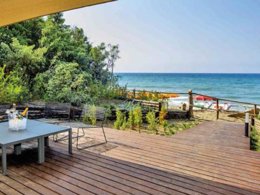 Camping Pas Cher vous présente avec son site Officiel campingpascher.fr, le Camping Village Santapomata, situé sur la commune de Castiglione Della Pescaia dans le département Grosseto (Toscane) en Italie. Le camping Village Santapomata, vous présente un hébergement de type tente en toile et bois de 14 m². Le camping Village Santapomata vous propose du lundi 06 avril au lundi 13 avril 2026 pour 7 nuits à 210€. Cette location propose 138 dates différentes pour réserver votre séjour. Découvrez également les 3 autres gammes d'hébergements du camping. Mer, Canoë-kayak, Golf, Paddle, Planche à voile, Pédalo, Bar, Boulangerie, Bureau de tabac, Plats à emporter, Épicerie,... En savoir plus : cliquez-ICI.