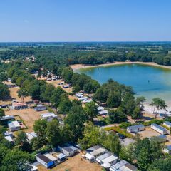 Camping Pas Cher vous présente avec son site Officiel campingpascher.fr, le Établissement Vakantiepark De Bergen, situé sur la commune de Wanroij dans le département Brabant-du-nord (Brabant-du-nord) au Pays-bas. L'établissement Vakantiepark De Bergen vous propose un hébergement de type tente toile et bois. L'établissement vous propose 2 autres types d'hébergements. Découvrez tous nos séjours à petits prix dans la commune et aux alentours de Wanroij du département : Brabant-du-nord (Brabant-du-nord).... En savoir plus : cliquez-ICI.
