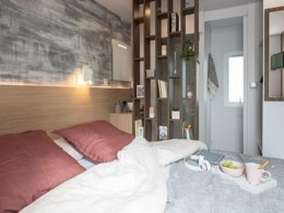 Camping Pas Cher vous présente avec son site Officiel campingpascher.fr, le Camping Domaine De Miremer classé 4 étoiles, situé sur la commune de La Garde Freinet dans le département Var (Provence Alpes Côte D'azur) en France. Le camping Domaine De Miremer vous propose un hébergement de type mobil-home de 40 m² avec climatisation (télévision). L'établissement vous propose 12 autres types d'hébergements. Découvrez tous nos séjours à petits prix dans la commune et aux alentours de La Garde Freinet du département : Var (Provence Alpes Côte D'azur). Les Avis clients pour le Camping Domaine De Miremer sont excellents avec une note moyenne de 8 sur 10. Parc aquatique, Piscine chauffée, Piscine extérieure, Animation ados, Animations familiales, Club ados, Club enfants, Aire de jeux enfants, Centre équestre, Court de padel en extérieur, Cyclisme, Golf, Ping-pong, Pétanque, Randonnée, Salle de fitness, Bar, Dépôt de pain, Restaurant, Station-service, Supermarché, Épicerie,... En savoir plus : cliquez-ICI.