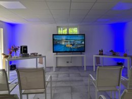 Camping Pas Cher vous présente avec son site Officiel campingpascher.fr, le Camping Domaine De Miremer classé 4 étoiles, situé sur la commune de La Garde Freinet dans le département Var (Provence Alpes Côte D'azur) en France. Le camping Domaine De Miremer vous propose un hébergement de type mobil-home de 40 m² avec climatisation (télévision). L'établissement vous propose 12 autres types d'hébergements. Découvrez tous nos séjours à petits prix dans la commune et aux alentours de La Garde Freinet du département : Var (Provence Alpes Côte D'azur). Les Avis clients pour le Camping Domaine De Miremer sont excellents avec une note moyenne de 8 sur 10. Parc aquatique, Piscine chauffée, Piscine extérieure, Animation ados, Animations familiales, Club ados, Club enfants, Aire de jeux enfants, Centre équestre, Court de padel en extérieur, Cyclisme, Golf, Ping-pong, Pétanque, Randonnée, Salle de fitness, Bar, Dépôt de pain, Restaurant, Station-service, Supermarché, Épicerie,... En savoir plus : cliquez-ICI.