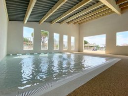 Camping Pas Cher vous présente avec son site Officiel campingpascher.fr, le Camping Domaine De Miremer classé 4 étoiles, situé sur la commune de La Garde Freinet dans le département Var (Provence Alpes Côte D'azur) en France. Le camping Domaine De Miremer, vous présente un hébergement de type mobil-home de 34 m² avec climatisation et télévision. Le camping Domaine De Miremer vous propose du sam. 04 avril au sam. 11 avril 2026, en promotion à -10% pour 7 nuits à 535,50 € au lieu de 595,0 € soit une Économie de 59,50 €. Cette location propose 168 dates différentes pour réserver votre séjour. Découvrez également les 12 autres gammes d'hébergements du camping. Les Avis clients pour le Camping Domaine De Miremer sont excellents avec une note moyenne de 8 sur 10. Parc aquatique, Piscine chauffée, Piscine extérieure, Animation ados, Animations familiales, Club ados, Club enfants, Aire de jeux enfants, Centre équestre, Court de padel en extérieur, Cyclisme, Golf, Ping-pong, Pétanque, Randonnée, Salle de fitness, Bar, Dépôt de pain, Restaurant, Station-service, Supermarché, Épicerie,... En savoir plus : cliquez-ICI.