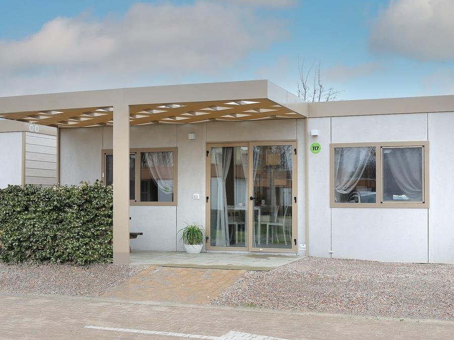 Camping Pas Cher vous présente avec son site Officiel campingpascher.fr, le Camping Hu Firenze In Town classé 2 étoiles, situé sur la commune de Firenze dans le département Florence (Toscane) en Italie. Le camping Hu Firenze In Town, vous présente un hébergement de type mobil-home de 31 m² pour 5 personnes avec climatisation et télévision. Le camping Hu Firenze In Town vous propose du dimanche 01 novembre au dimanche 08 novembre 2026 pour 7 nuits à 548.4€. Cette location propose 128 dates différentes pour réserver votre séjour. Découvrez également les 4 autres gammes d'hébergements du camping. Les Avis clients pour le Camping Hu Firenze In Town sont excellents avec une note moyenne de 8 sur 10. Rivière, Piscine extérieure, Aire de jeux enfants, Baby-foot, Cyclisme, Piscine, Randonnée, Terrain de beach-volley, Terrain de football, Terrain multisports, Bar, Dépôt de pain, Pizzeria, Plats à emporter, Supermarché,... En savoir plus : cliquez-ICI.