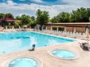 Camping Pas Cher vous présente avec son site Officiel campingpascher.fr, le Camping Hu Roma In Town, situé sur la commune de Rome dans le département Rome (Latium) en Italie. Le camping Hu Roma In Town, vous présente un hébergement de type bungalow de 18 m² avec climatisation. Le camping Hu Roma In Town vous propose du vendredi 13 novembre au vendredi 20 novembre 2026 pour 7 nuits à 393.6€. Cette location propose 205 dates différentes pour réserver votre séjour. Découvrez également les 6 autres gammes d'hébergements du camping. Les Avis clients pour le Camping Hu Roma In Town sont excellents avec une note moyenne de 9 sur 10. Mer, Piscine extérieure, Aire de jeux enfants, Ping-pong, Piscine, Terrain de basketball, Terrain de football, Bar, Dépôt de pain, Restaurant, Supermarché, Épicerie,... En savoir plus : cliquez-ICI.