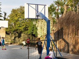 Camping Pas Cher vous présente avec son site Officiel campingpascher.fr, le Camping Hu Roma In Town, situé sur la commune de Rome dans le département Rome (Latium) en Italie. Le camping Hu Roma In Town, vous présente un hébergement de type bungalow de 22 m² pour 3 personnes avec climatisation et télévision. Le camping Hu Roma In Town vous propose du mercredi 07 janvier au mercredi 14 janvier 2026 pour 7 nuits à 341.55€. Cette location propose 269 dates différentes pour réserver votre séjour. Découvrez également les 6 autres gammes d'hébergements du camping. Les Avis clients pour le Camping Hu Roma In Town sont excellents avec une note moyenne de 9 sur 10. Mer, Piscine extérieure, Aire de jeux enfants, Ping-pong, Piscine, Terrain de basketball, Terrain de football, Bar, Dépôt de pain, Restaurant, Supermarché, Épicerie,... En savoir plus : cliquez-ICI.