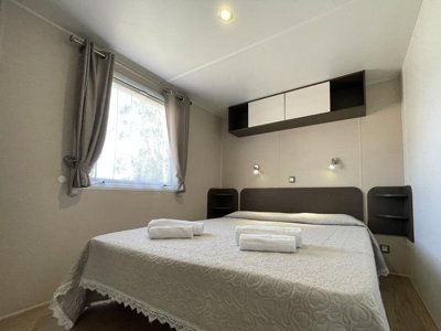 Cliquez pour découvrir toutes les photos de l'HÉBERGEMENT ! mobil-home - Sos Flores Village photo 4