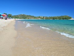 Camping Pas Cher vous présente avec son site Officiel campingpascher.fr, le Camping Sos Flores Village classé 3 étoiles, situé sur la commune de Tortoli dans le département Ogliastra (Sardaigne) en Italie. Le camping Sos Flores Village vous propose un hébergement de type villa pour 1 personne avec climatisation (télévision). L'établissement vous propose 25 autres types d'hébergements. Découvrez tous nos séjours à petits prix dans la commune et aux alentours de Tortoli du département : Ogliastra (Sardaigne). Les Avis clients pour le Camping Sos Flores Village sont excellents avec une note moyenne de 9 sur 10. Mer, Animations familiales, Club ados, Club enfants, Aire de jeux enfants, Baby-foot, Centre équestre, Club enfant de nuit, Court de tennis, Terrain de beach-volley, Terrain de football, Bar, Pizzeria, Restaurant, Snack/Bar, Épicerie,... En savoir plus : cliquez-ICI.