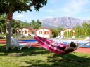 Camping Pas Cher vous présente avec son site Officiel campingpascher.fr, le Camping Bungalowpark Isabena, situé sur la commune de La Puebla De Roda dans le département Huesca (Aragon) en Espagne. Le camping Bungalowpark Isabena vous propose un hébergement de type chalet de 16 m² (télévision). L'établissement vous propose 6 autres types d'hébergements. Découvrez tous nos séjours à petits prix dans la commune et aux alentours de La Puebla De Roda du département : Huesca (Aragon). Les Avis clients pour le Camping Bungalowpark Isabena sont excellents avec une note moyenne de 8 sur 10. Piscine extérieure, Animations familiales, Aire de jeux enfants, Canoë-kayak, Centre équestre, Ping-pong, Piscine, Randonnée, Terrain de football, Bar, Restaurant, Snack/Bar, Supermarché,... En savoir plus : cliquez-ICI.
