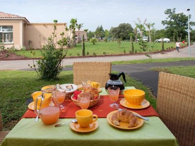 Cliquez pour découvrir toutes les photos de l'ÉTABLISSEMENT ! résidence Les Demeures Du Ventoux - Vacancéole photo 7