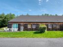 Camping Pas Cher vous présente avec son site Officiel campingpascher.fr, la Résidence Le Domaine Du Bosquet classé 3 étoiles, située sur la commune de Egletons dans le département Corrèze (Limousin) en France. La résidence Le Domaine Du Bosquet vous propose un hébergement de type maison de 35 m² (télévision). L'établissement vous propose 3 autres types d'hébergements. Découvrez tous nos séjours à petits prix dans la commune et aux alentours de Egletons du département : Corrèze (Limousin). Les Avis clients pour la Résidence Le Domaine Du Bosquet sont excellents avec une note moyenne de 9 sur 10. Piscine chauffée, Piscine extérieure, Cyclisme, Randonnée,... En savoir plus : cliquez-ICI.