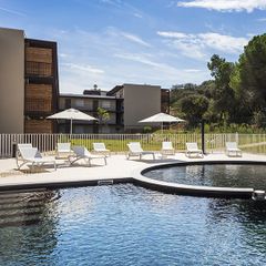 Camping Pas Cher vous présente avec son site Officiel campingpascher.fr, le Établissement Pont Du Gard, situé sur la commune de Remoulins dans le département Gard (Languedoc-roussillon) en France. L'établissement Pont Du Gard vous propose un hébergement de type studio de 14 m². L'établissement vous propose 4 autres types d'hébergements. Découvrez tous nos séjours à petits prix dans la commune et aux alentours de Remoulins du département : Gard (Languedoc-roussillon).... En savoir plus : cliquez-ICI.