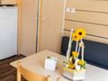 Cliquez pour découvrir toutes les photos de l'HÉBERGEMENT ! mobilhome - établissement Les Acacias photo 2