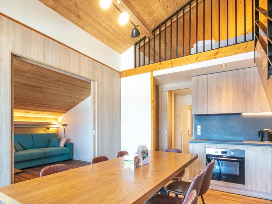 Camping Pas Cher vous présente avec son site Officiel campingpascher.fr, la Résidence La Duit - Vacancéole classé 3 étoiles, située sur la commune de Doucy dans le département Savoie (Rhône Alpes) en France. La résidence La Duit - Vacancéole, vous présente un hébergement de type appartement de 65 m² et télévision. La résidence La Duit - Vacancéole vous proposeun séjour PAS CHER avec une REMISEdu sam. 22 août au sam. 29 août 2026, en promotion à -40% pour 7 nuits à 822,60 € au lieu de 1371,0 € soit une Économie de 548,40 €. Cette location propose 54 dates différentes pour réserver votre séjour. Découvrez également les 5 autres gammes d'hébergements de la résidence. Les Avis clients pour la Résidence La Duit - Vacancéole sont excellents avec une note moyenne de 9 sur 10. Rivière, Piscine chauffée, Piscine extérieure, Centre équestre, Cyclisme, Plongée, Randonnée,... En savoir plus : cliquez-ICI.