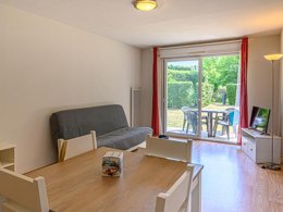 Camping Pas Cher vous présente avec son site Officiel campingpascher.fr, la Résidence Ker Goh Lenn - Vacancéole classé 3 étoiles, située sur la commune de Plescop dans le département Morbihan (Bretagne) en France. La résidence Ker Goh Lenn - Vacancéole, vous présente un hébergement de type maison de 55 m² et télévision. La résidence Ker Goh Lenn - Vacancéole vous proposeun séjour PAS CHER avec une REMISEdu sam. 26 septembre au sam. 03 octobre 2026, en promotion à -33% pour 7 nuits à 337,60 € au lieu de 508,43 € soit une Économie de 170,83 €. Cette location propose 254 dates différentes pour réserver votre séjour. Découvrez également les 7 autres gammes d'hébergements de la résidence. Les Avis clients pour la Résidence Ker Goh Lenn - Vacancéole sont de 7 sur 10. Piscine chauffée, Piscine extérieure, Club enfants, Canoë-kayak, Golf, Paddle, Plongée, Salle de fitness, Voile,... En savoir plus : cliquez-ICI.