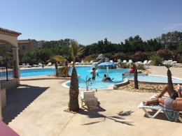 Camping Pas Cher vous présente avec son site Officiel campingpascher.fr, la Résidence Vacancéole Port Minervois / Les Hauts Du Lac, située sur la commune de Homps dans le département Aude (Languedoc Roussillon) en France. La résidence Vacancéole Port Minervois / Les Hauts Du Lac, vous présente un hébergement de type maison de 73 m² et télévision. La résidence Vacancéole Port Minervois / Les Hauts Du Lac vous proposeun séjour PAS CHER avec une REMISEdu sam. 26 septembre au sam. 03 octobre 2026, en promotion à -33% pour 7 nuits à 351,20 € au lieu de 528,92 € soit une Économie de 177,72 €. Cette location propose 151 dates différentes pour réserver votre séjour. Découvrez également les 5 autres gammes d'hébergements de la résidence. Les Avis clients pour la Résidence Vacancéole Port Minervois / Les Hauts Du Lac sont excellents avec une note moyenne de 8 sur 10. Lac, Piscine extérieure, Aire de jeux enfants, Canoë-kayak, Court de tennis, Cyclisme, Ping-pong, Planche à voile, Pédalo, Pétanque, Randonnée, Salle de fitness, Terrain de beach-volley, Terrain multisports,... En savoir plus : cliquez-ICI.