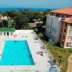 Camping Pas Cher vous présente avec son site Officiel campingpascher.fr, le Établissement Les Calanques Du Parc, situé sur la commune de Saint Aygulf dans le département Var (Provence Alpes Côte D'azur) en France. L'établissement Les Calanques Du Parc vous propose un hébergement de type appartement. L'établissement vous propose 5 autres types d'hébergements. Découvrez tous nos séjours à petits prix dans la commune et aux alentours de Saint Aygulf du département : Var (Provence Alpes Côte D'azur).... En savoir plus : cliquez-ICI.