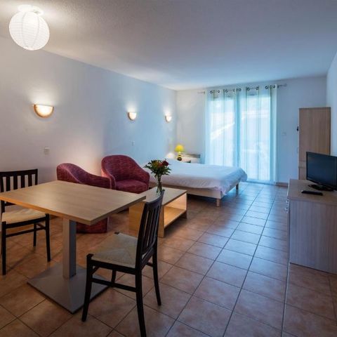 Cliquez pour découvrir toutes les photos de l'HÉBERGEMENT ! studio - Le Domaine Du Golf D'Albret photo 2