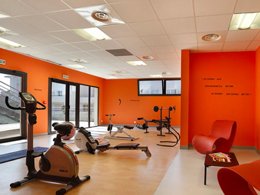 Camping Pas Cher vous présente avec son site Officiel campingpascher.fr, la Résidence Cap Camargue - Vacancéole classé 3 étoiles, située sur la commune de Le Grau Du Roi dans le département Gard (Languedoc Roussillon) en France. La résidence Cap Camargue - Vacancéole, vous présente un hébergement de type appartement de 40 m² et télévision. La résidence Cap Camargue - Vacancéole vous propose du mercredi 23 septembre au mercredi 30 septembre 2026, en promotion à -29% pour 7 nuits à 383,35 € au lieu de 543,37 € soit une Économie de 160,02 €. Cette location propose 34 dates différentes pour réserver votre séjour. Découvrez également les 7 autres gammes d'hébergements de la résidence. Les Avis clients pour la Résidence Cap Camargue - Vacancéole sont excellents avec une note moyenne de 8 sur 10. Piscine chauffée, Piscine extérieure, Animations familiales, Cyclisme, Pétanque, Randonnée, Salle de fitness, kiteSurf,... En savoir plus : cliquez-ICI.