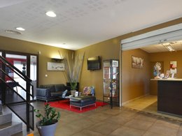 Camping Pas Cher vous présente avec son site Officiel campingpascher.fr, la Résidence Cap Camargue - Vacancéole classé 3 étoiles, située sur la commune de Le Grau Du Roi dans le département Gard (Languedoc Roussillon) en France. La résidence Cap Camargue - Vacancéole, vous présente un hébergement de type appartement de 40 m² avec climatisation et télévision. La résidence Cap Camargue - Vacancéole vous propose du sam. 03 octobre au sam. 10 octobre 2026, en promotion à -29% pour 7 nuits à 352,75 € au lieu de 500,0 € soit une Économie de 147,25 €. Cette location propose 182 dates différentes pour réserver votre séjour. Découvrez également les 7 autres gammes d'hébergements de la résidence. Les Avis clients pour la Résidence Cap Camargue - Vacancéole sont excellents avec une note moyenne de 8 sur 10. Piscine chauffée, Piscine extérieure, Animations familiales, Cyclisme, Pétanque, Randonnée, Salle de fitness, kiteSurf,... En savoir plus : cliquez-ICI.