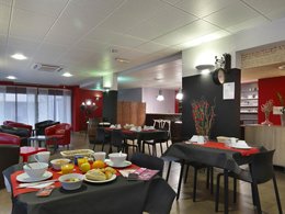 Camping Pas Cher vous présente avec son site Officiel campingpascher.fr, la Résidence Cap Camargue - Vacancéole classé 3 étoiles, située sur la commune de Le Grau Du Roi dans le département Gard (Languedoc Roussillon) en France. La résidence Cap Camargue - Vacancéole, vous présente un hébergement de type appartement pour 4 personnes et télévision. La résidence Cap Camargue - Vacancéole vous propose du sam. 03 octobre au sam. 10 octobre 2026, en promotion à -29% pour 7 nuits à 300,05 € au lieu de 425,3 € soit une Économie de 125,25 €. Cette location propose 175 dates différentes pour réserver votre séjour. Découvrez également les 7 autres gammes d'hébergements de la résidence. Les Avis clients pour la Résidence Cap Camargue - Vacancéole sont excellents avec une note moyenne de 8 sur 10. Piscine chauffée, Piscine extérieure, Animations familiales, Cyclisme, Pétanque, Randonnée, Salle de fitness, kiteSurf,... En savoir plus : cliquez-ICI.