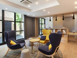 Camping Pas Cher vous présente avec son site Officiel campingpascher.fr, la Résidence Appart'hôtel Odalys City Les Floridianes classé 4 étoiles, située sur la commune de Aix En Provence dans le département Bouches-du-rhône (Provence-alpes-côte D'azur) en France. La résidence Appart'hôtel Odalys City Les Floridianes vous propose un hébergement de type studio de 23 m² pour 2 personnes (télévision). Cet hébergement propose plus de 3 dates différentes pour réserver ! Pour dévouvrir la période la moins chère, consultez la rubrique 'Tarifs' et sélectionnez votre mois de départ. L'établissement vous propose 3 autres types d'hébergements. Découvrez tous nos séjours à petits prix dans la commune et aux alentours de Aix En Provence du département : Bouches-du-rhône (Provence-alpes-côte D'azur). Les Avis clients pour la Résidence Appart'hôtel Odalys City Les Floridianes sont excellents avec une note moyenne de 9 sur 10. Piscine chauffée, Piscine extérieure, Court de tennis, Golf, Buffet, Supermarché,... En savoir plus : cliquez-ICI.