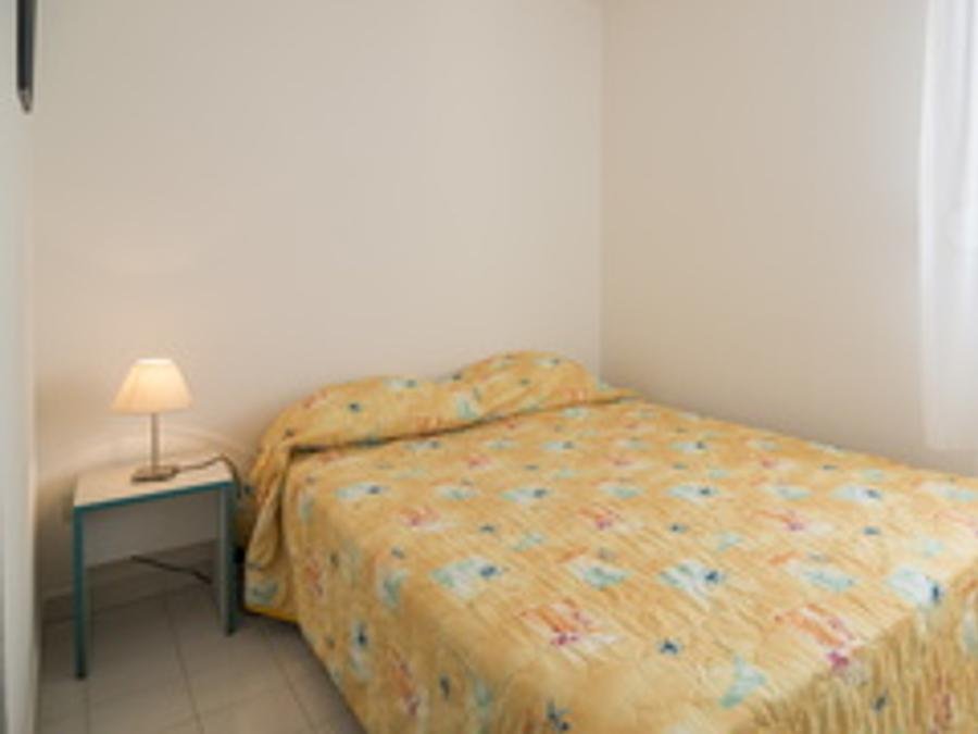 Camping Pas Cher vous présente avec son site Officiel campingpascher.fr, la Résidence Residence Savanna Beach - Les Terrasses De Savanna - Vacancéole, située sur la commune de Le Cap D'agde dans le département Hérault (Languedoc Roussillon) en France. La résidence Residence Savanna Beach - Les Terrasses De Savanna - Vacancéole vous propose un hébergement de type appartement de 58 m² pour 2 personnes (télévision). Cet hébergement propose plus de 39 dates différentes pour réserver ! Pour dévouvrir la période la moins chère, consultez la rubrique 'Tarifs' et sélectionnez votre mois de départ. L'établissement vous propose 3 autres types d'hébergements. Découvrez tous nos séjours à petits prix dans la commune et aux alentours de Le Cap D'agde du département : Hérault (Languedoc Roussillon). Les Avis clients pour la Résidence Residence Savanna Beach - Les Terrasses De Savanna - Vacancéole sont de 7 sur 10. Piscine extérieure, Animation enfants, Animations familiales, Cyclisme, Jet-ski, Paddle,... En savoir plus : cliquez-ICI.