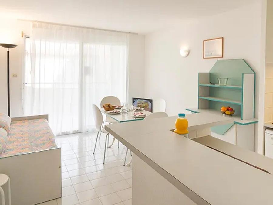 Camping Pas Cher vous présente avec son site Officiel campingpascher.fr, la Résidence Residence Savanna Beach - Les Terrasses De Savanna - Vacancéole, située sur la commune de Le Cap D'agde dans le département Hérault (Languedoc Roussillon) en France. La résidence Residence Savanna Beach - Les Terrasses De Savanna - Vacancéole vous propose un hébergement de type appartement pour 8 personnes (télévision). L'établissement vous propose 3 autres types d'hébergements. Découvrez tous nos séjours à petits prix dans la commune et aux alentours de Le Cap D'agde du département : Hérault (Languedoc Roussillon). Les Avis clients pour la Résidence Residence Savanna Beach - Les Terrasses De Savanna - Vacancéole sont de 7 sur 10. Piscine extérieure, Animation enfants, Animations familiales, Cyclisme, Jet-ski, Paddle,... En savoir plus : cliquez-ICI.