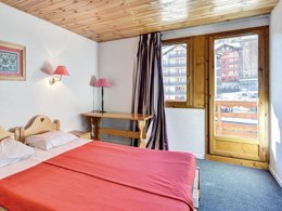 Camping Pas Cher vous présente avec son site Officiel campingpascher.fr, la Résidence Vega classé 2 étoiles, située sur la commune de Risoul dans le département Hautes-alpes (Provence-alpes-côte D'azur) en France. La résidence Vega vous propose un hébergement de type appartement pour 2 personnes (télévision). L'établissement vous propose 7 autres types d'hébergements. Découvrez tous nos séjours à petits prix dans la commune et aux alentours de Risoul du département : Hautes-alpes (Provence-alpes-côte D'azur). Les Avis clients pour la Résidence Vega sont excellents avec une note moyenne de 8 sur 10. Randonnée,... En savoir plus : cliquez-ICI.