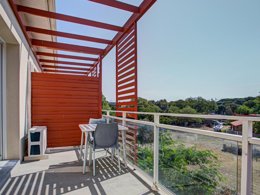 Camping Pas Cher vous présente avec son site Officiel campingpascher.fr, la Résidence Les Demeures De La Massane - Vacancéole classé 3 étoiles, située sur la commune de Argelès-sur-mer dans le département Pyrénées-orientales (Languedoc Roussillon) en France. La résidence Les Demeures De La Massane - Vacancéole, vous présente un hébergement de type studio pour 4 personnes et télévision. La résidence Les Demeures De La Massane - Vacancéole vous propose du sam. 26 septembre au sam. 03 octobre 2026, en promotion à -29% pour 7 nuits à 273,70 € au lieu de 387,95 € soit une Économie de 114,25 €. Cette location propose 211 dates différentes pour réserver votre séjour. Découvrez également les 13 autres gammes d'hébergements de la résidence. Les Avis clients pour la Résidence Les Demeures De La Massane - Vacancéole sont excellents avec une note moyenne de 8 sur 10. Piscine extérieure, Animation enfants, Animations familiales, Club enfants, Aire de jeux enfants, Canoë-kayak, Cyclisme, Planche à voile, Plongée, Pétanque, Randonnée, Salle de fitness, Dépôt de pain, Snack/Bar,... En savoir plus : cliquez-ICI.