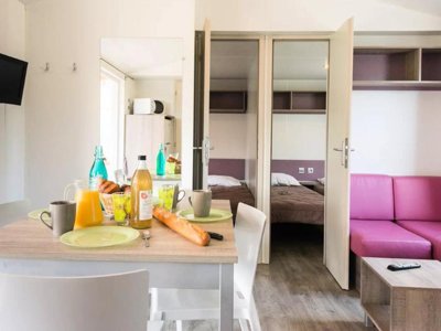 Cliquez pour découvrir toutes les photos de l'HÉBERGEMENT ! mobil-home - De La Baie photo 4