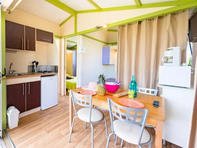 Cliquez pour découvrir toutes les photos de l'HÉBERGEMENT ! chalet - De La Baie photo 2