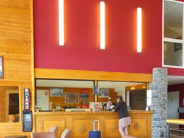 Camping Pas Cher vous présente avec son site Officiel campingpascher.fr, la Résidence Pyrénées 2000 - Vacancéole classé 3 étoiles, située sur la commune de Bolquere dans le département Pyrénées-orientales (Languedoc Roussillon) en France. La résidence Pyrénées 2000 - Vacancéole, vous présente un hébergement de type studio de 27 m² pour 4 personnes et télévision. La résidence Pyrénées 2000 - Vacancéole vous proposeun séjour PAS CHER avec une REMISEdu sam. 05 septembre au sam. 12 septembre 2026, en promotion à -33% pour 7 nuits à 204 € au lieu de 307,23 € soit une Économie de 103,23 €. Cette location propose 162 dates différentes pour réserver votre séjour. Découvrez également les 12 autres gammes d'hébergements de la résidence. Les Avis clients pour la Résidence Pyrénées 2000 - Vacancéole sont excellents avec une note moyenne de 8 sur 10. Aire de jeux enfants, Salle de fitness, Boulangerie,... En savoir plus : cliquez-ICI.