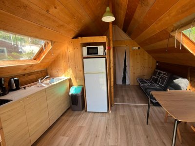 Cliquez pour découvrir toutes les photos de l'HÉBERGEMENT ! tente en toile et bois - La Saline photo 2