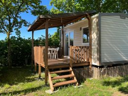 Camping Pas Cher vous présente avec son site Officiel campingpascher.fr, le Camping La Saline classé 3 étoiles, situé sur la commune de Arc Et Senans dans le département Doubs (Franche Comté) en France. Le camping La Saline, vous présente un hébergement de type mobil-home de 18 m² pour 1 personne. Le camping La Saline vous propose du sam. 02 mai au sam. 09 mai 2026 pour 7 nuits à 420€. Cette location propose 14 dates différentes pour réserver votre séjour. Découvrez également les 15 autres gammes d'hébergements du camping. Les Avis clients pour le Camping La Saline sont excellents avec une note moyenne de 8 sur 10. Rivière, Piscine chauffée, Piscine extérieure, Aire de jeux enfants, Canoë-kayak, Cyclisme, Paddle, Pétanque, Randonnée, Bar, Dépôt de pain, Plats à emporter, Snack/Bar,... En savoir plus : cliquez-ICI.